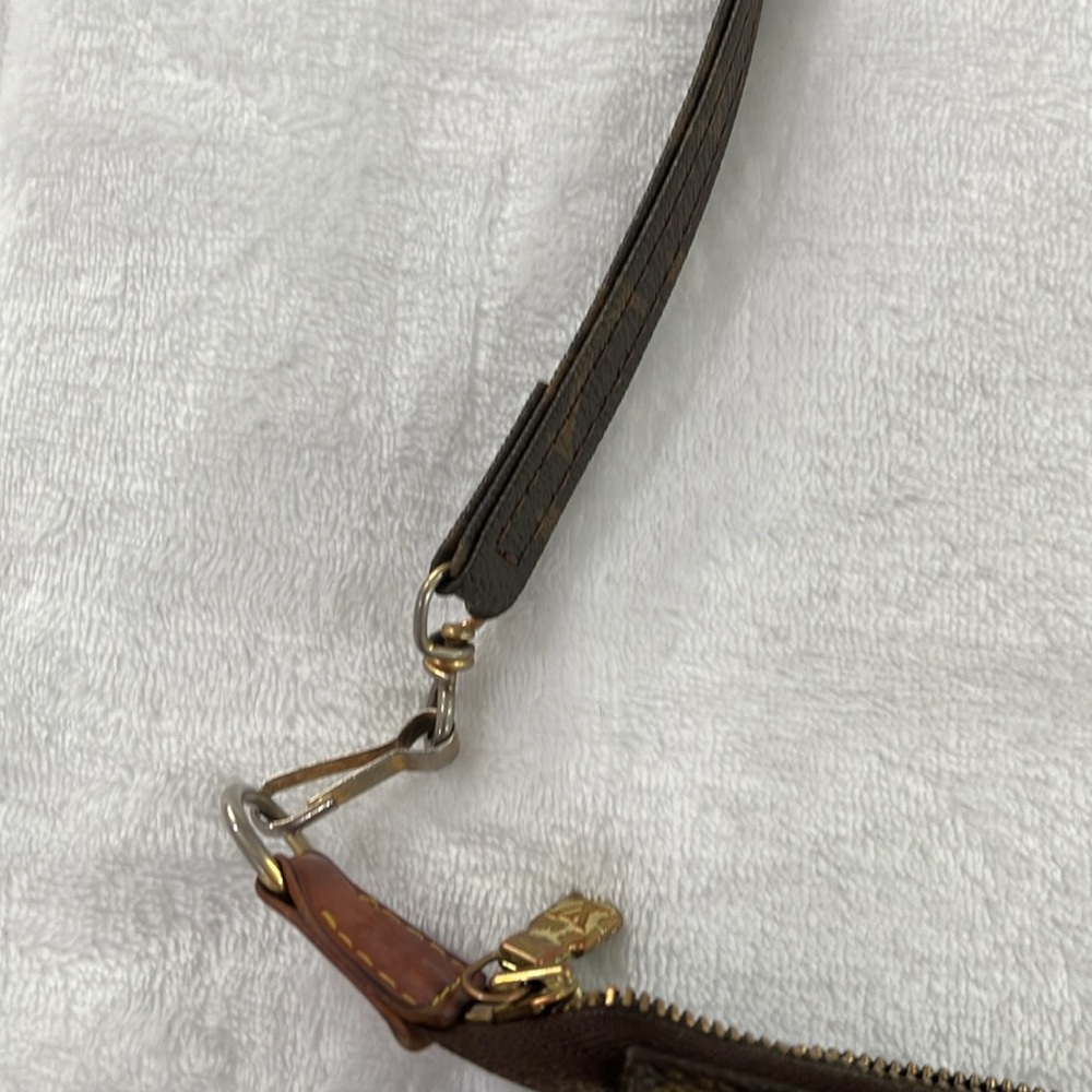 Louis Vuitton pochette - Picture 2 of 8